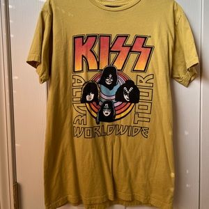 Kiss tee